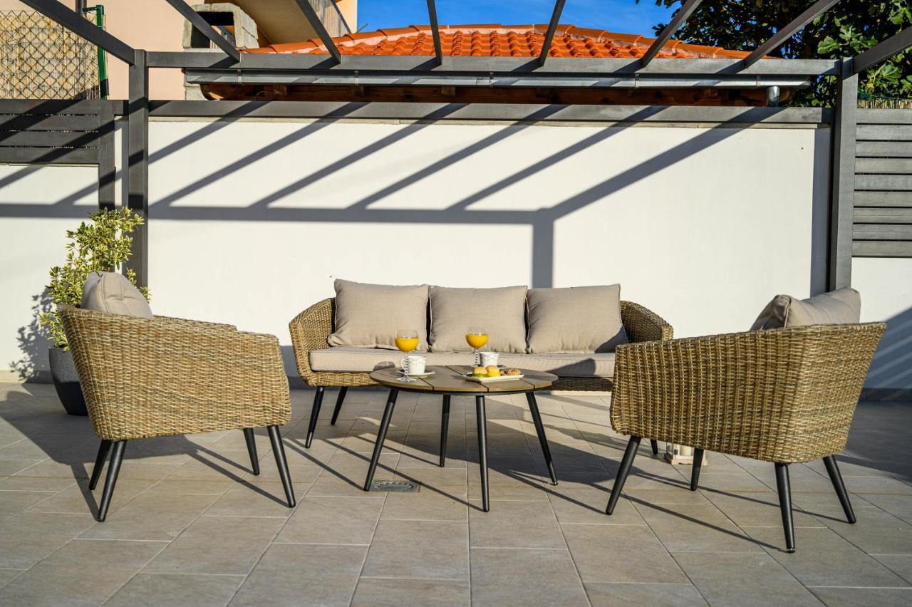 Villa Relax - Beautiful Apartment With Heated Saltwater Pool & Jacuzzi Kaštela المظهر الخارجي الصورة