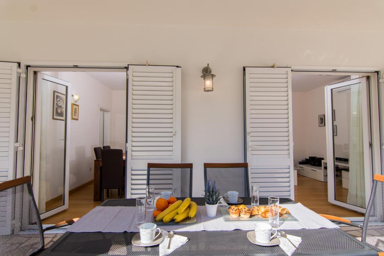 Villa Relax - Beautiful Apartment With Heated Saltwater Pool & Jacuzzi Kaštela المظهر الخارجي الصورة